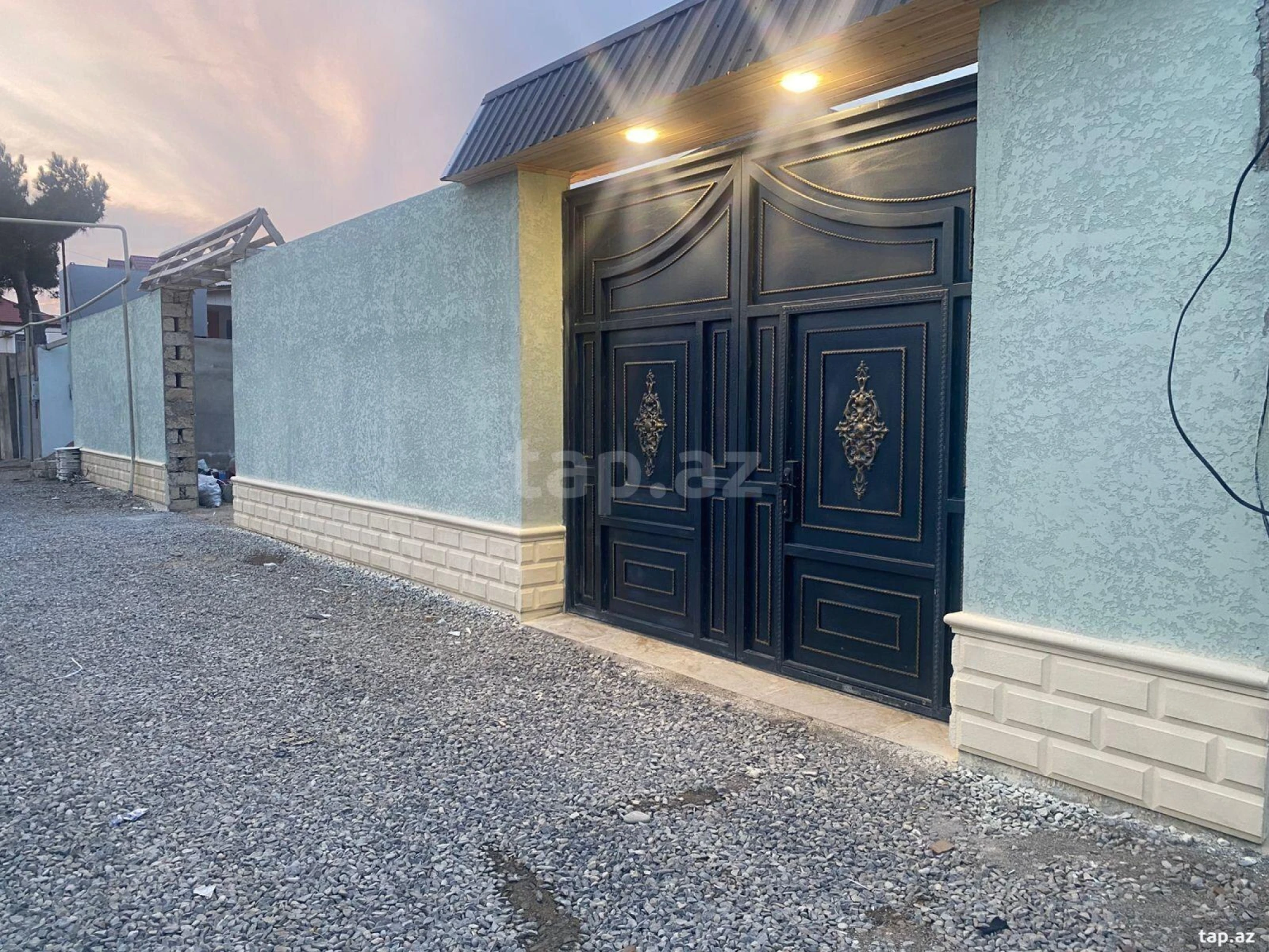 Satılır 4 otaqlı həyət evi