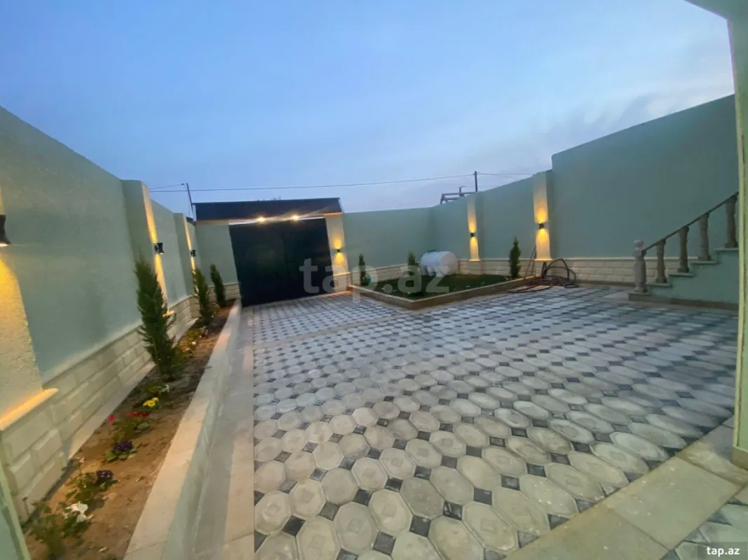 Satılır 4 otaqlı həyət evi