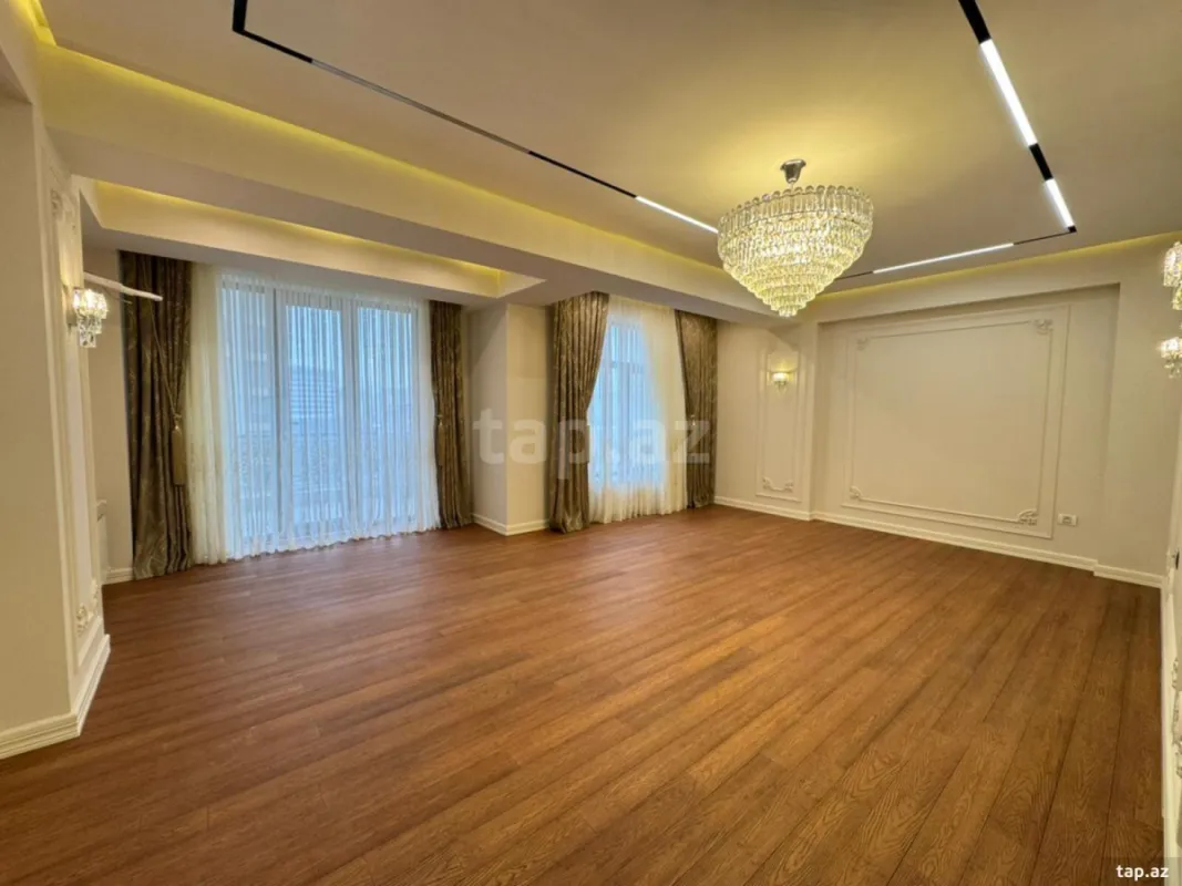 Satılır 4 otaqlı yeni tikili 180 m²