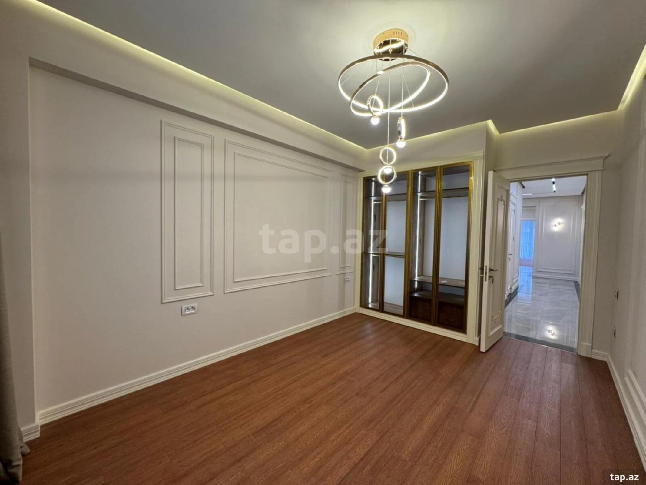 Satılır 4 otaqlı yeni tikili 180 m²
