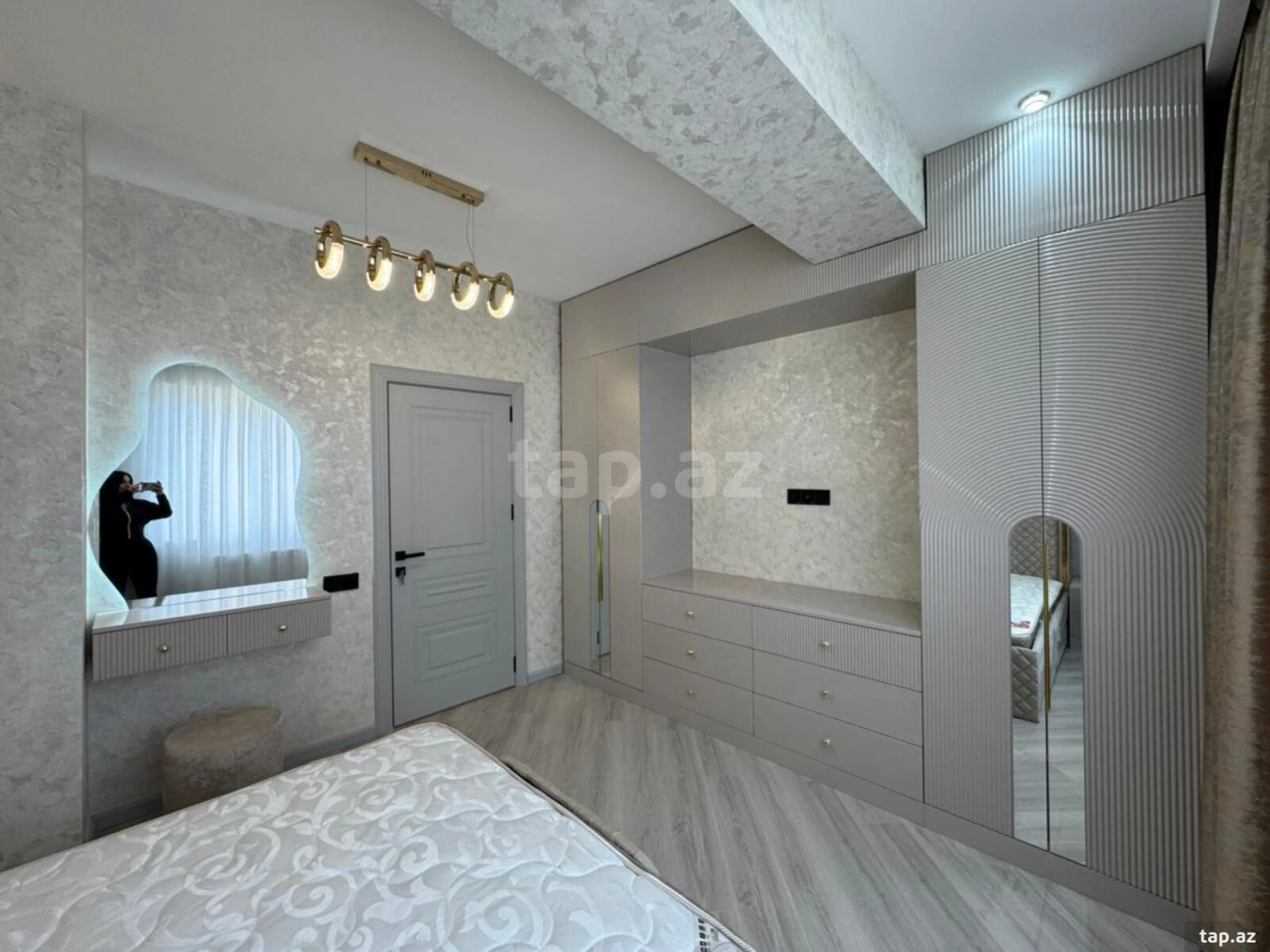 Satılır 3 otaqlı yeni tikili 88 m²