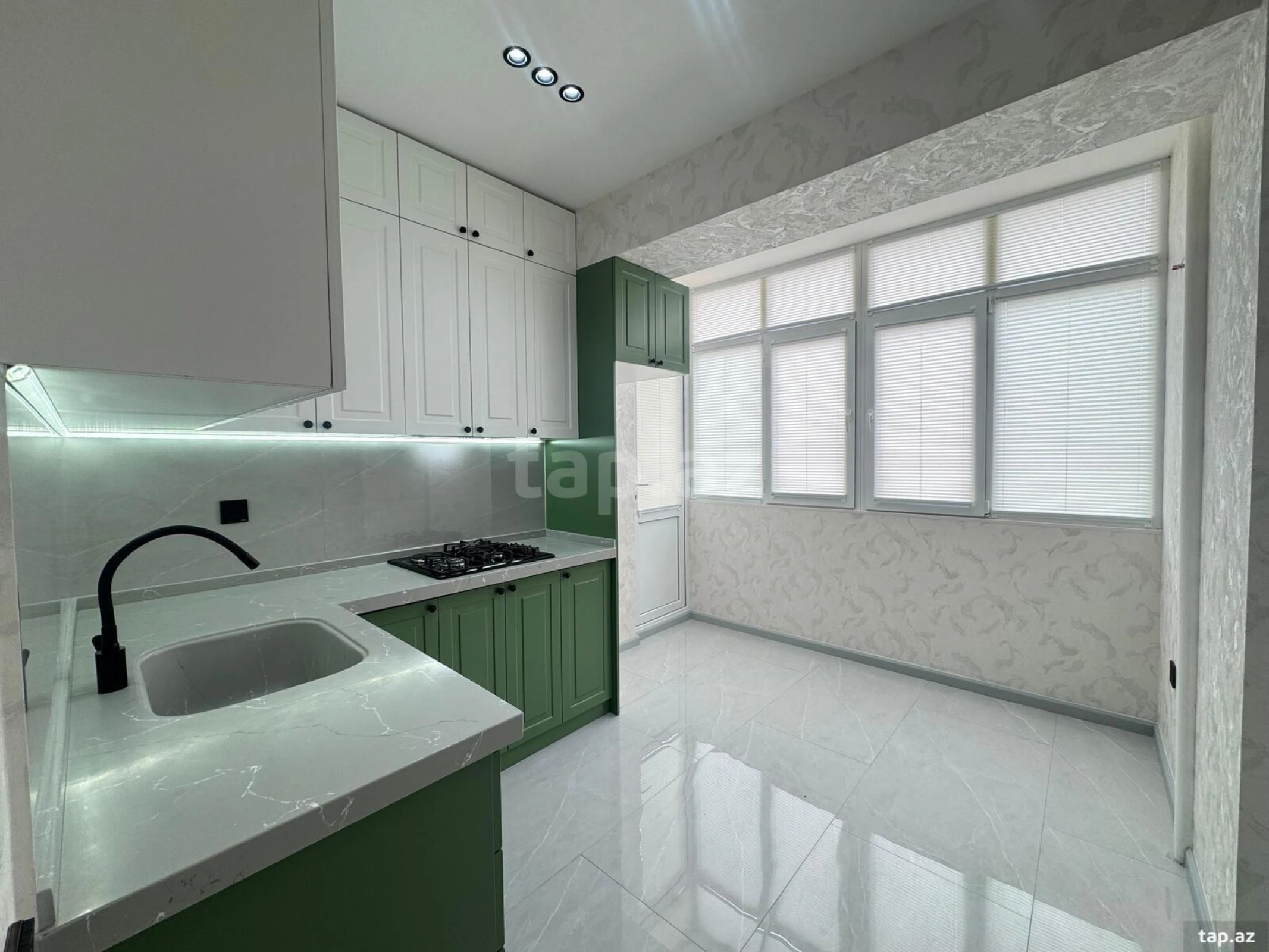 Satılır 3 otaqlı yeni tikili 88 m²