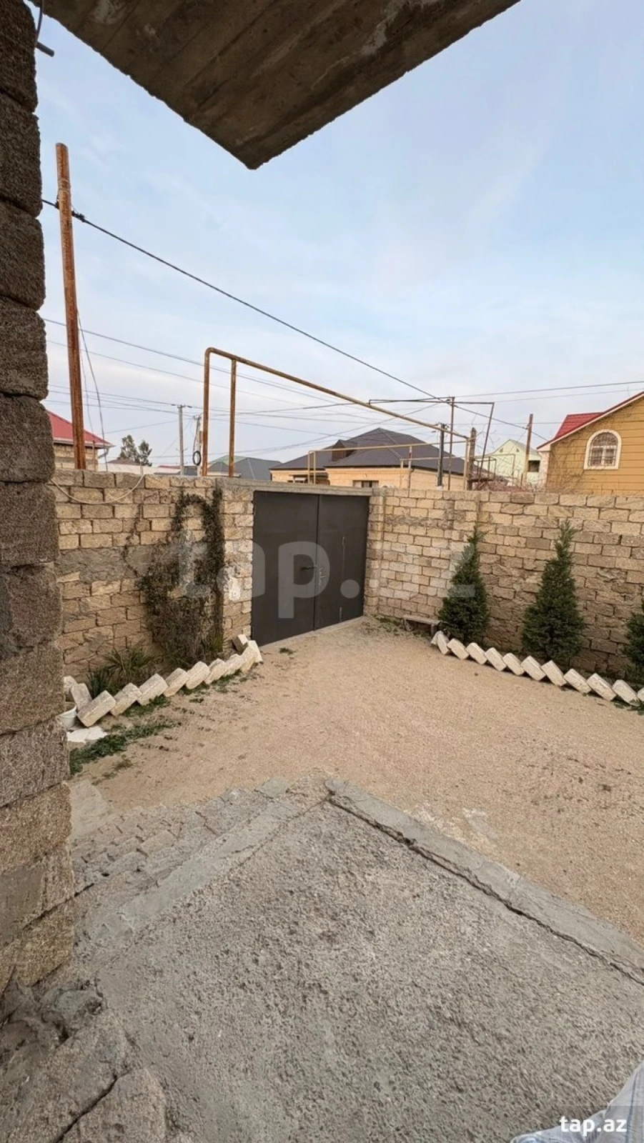 Satılır 3 otaqlı həyət evi