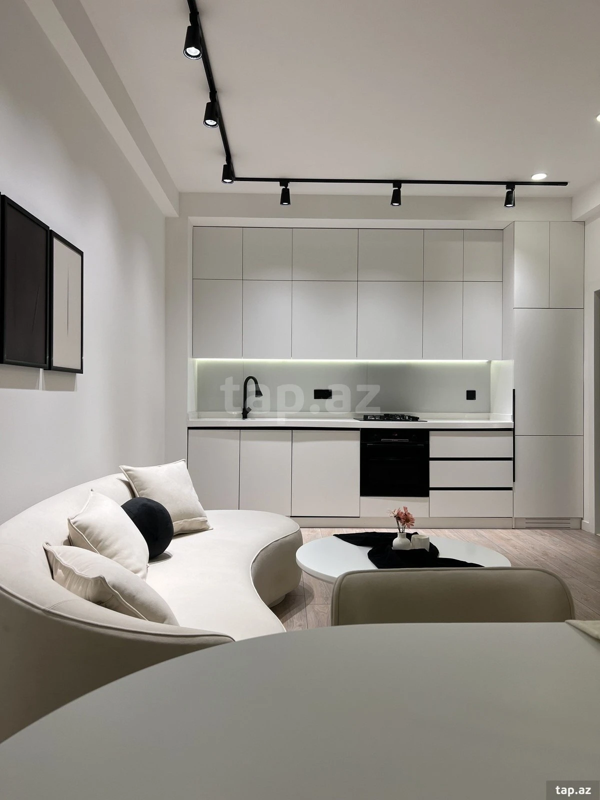 Kirayə verilir 3 otaqlı yeni tikili 110 m²