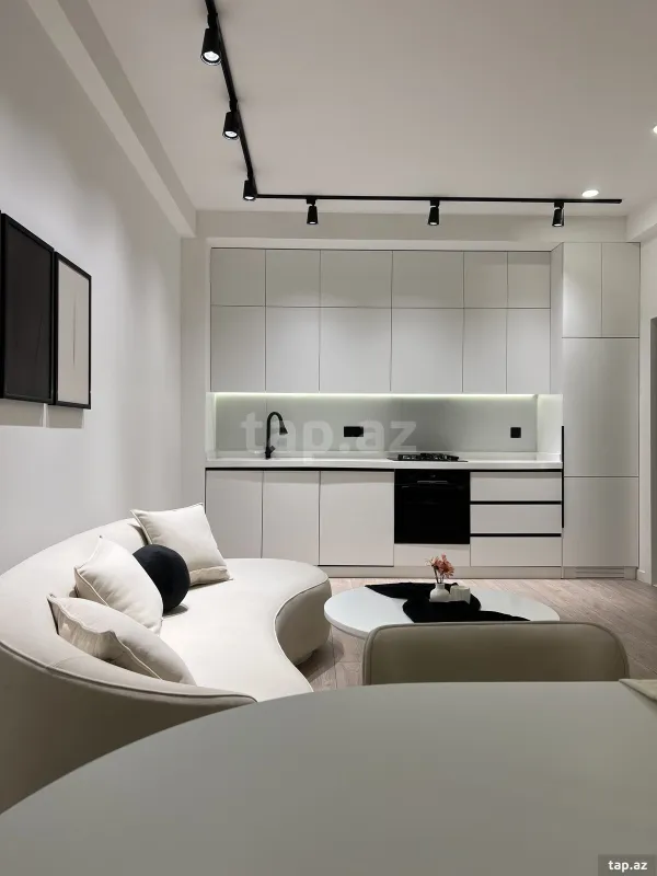 Kirayə verilir 3 otaqlı yeni tikili 110 m²