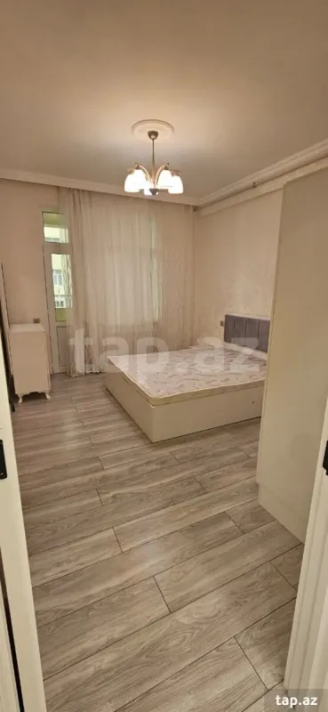 Kirayə verilir 2 otaqlı yeni tikili 70 m²