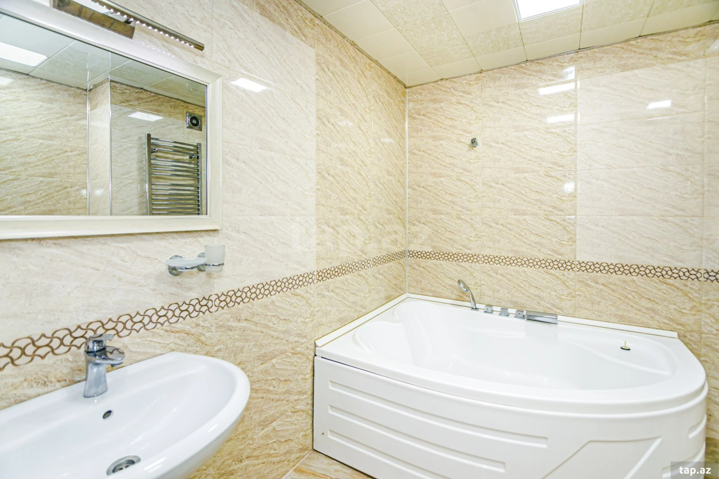 Kirayə verilir 2 otaqlı yeni tikili 80 m²