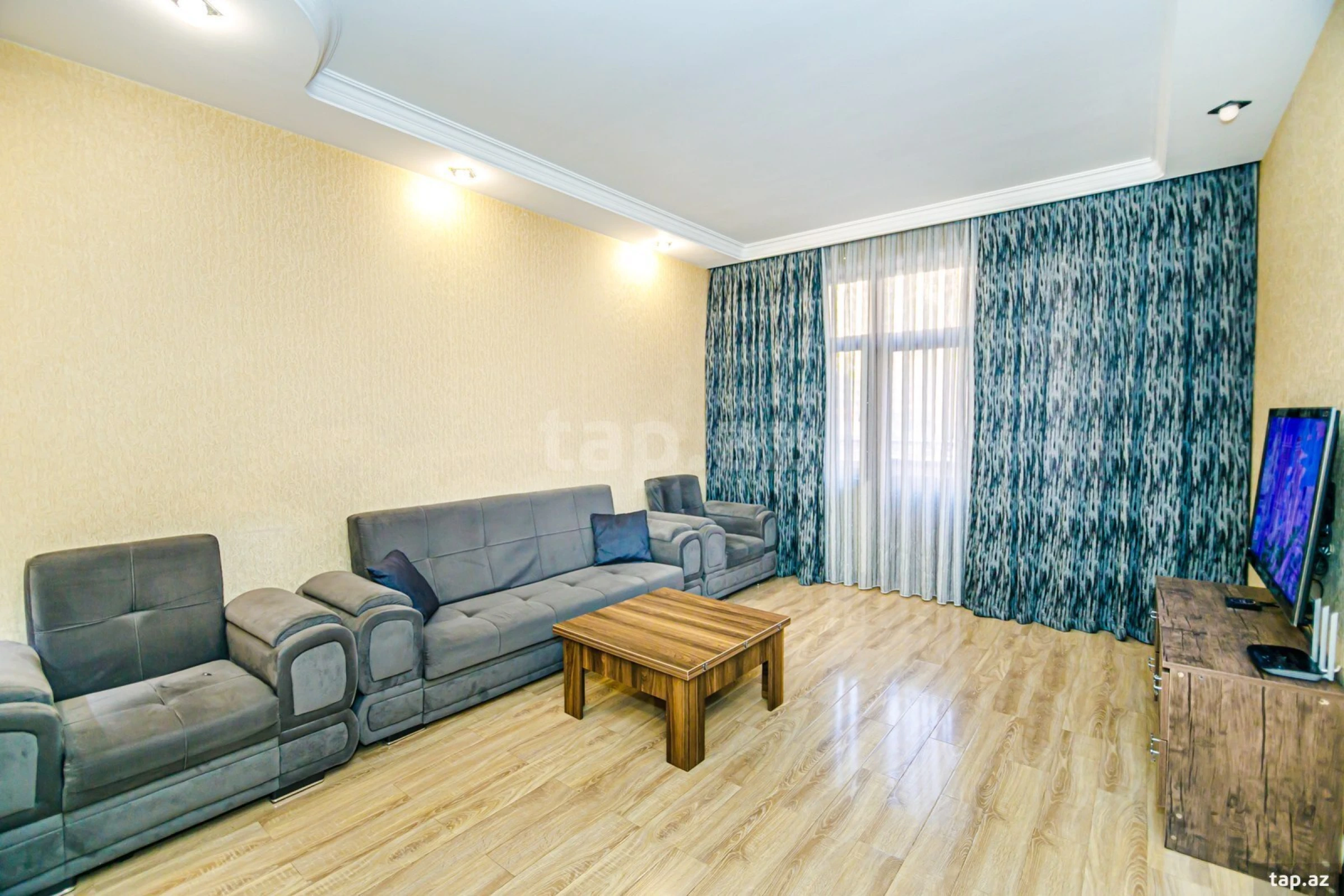Kirayə verilir 2 otaqlı yeni tikili 80 m²
