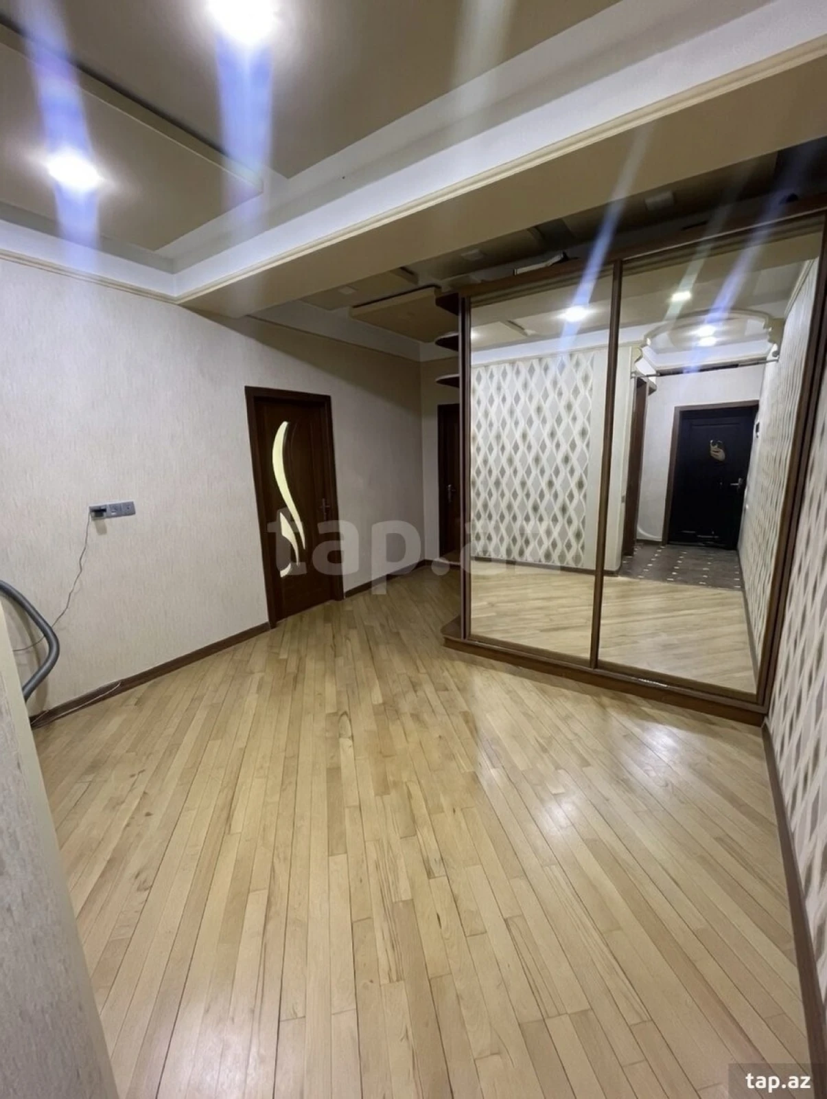 Kirayə verilir 2 otaqlı yeni tikili 100 m²