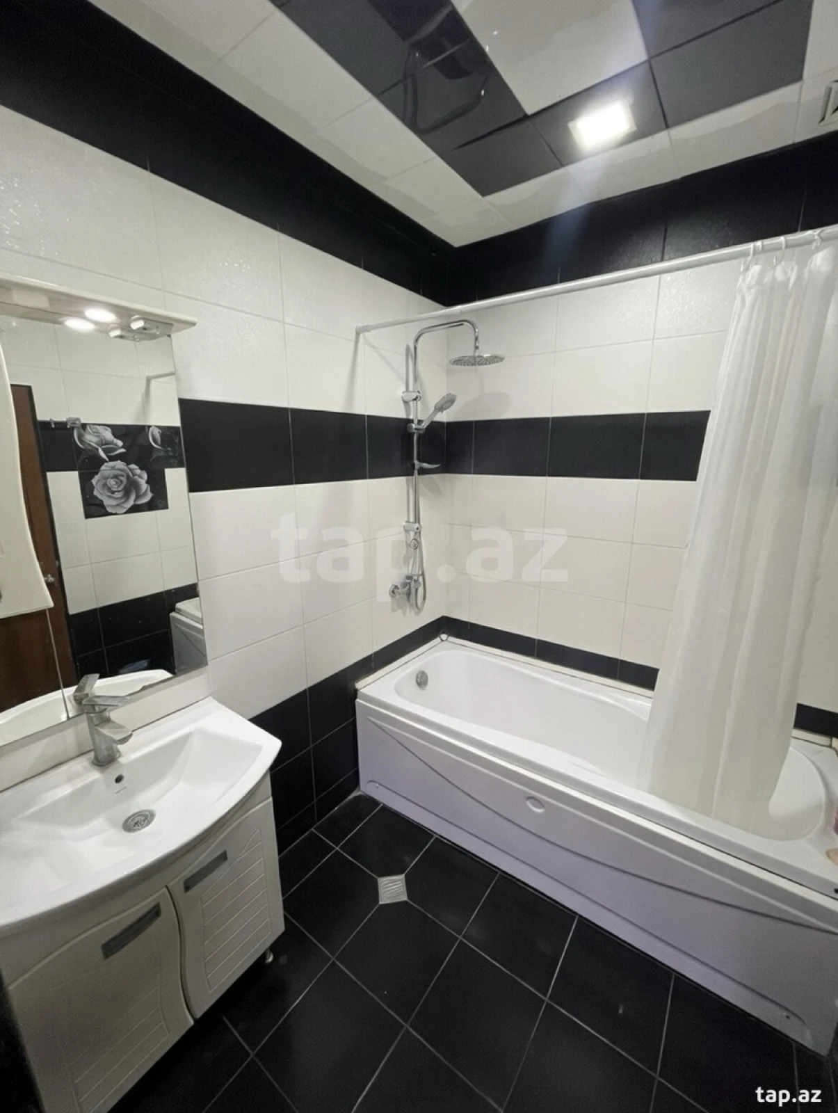 Kirayə verilir 2 otaqlı yeni tikili 100 m²