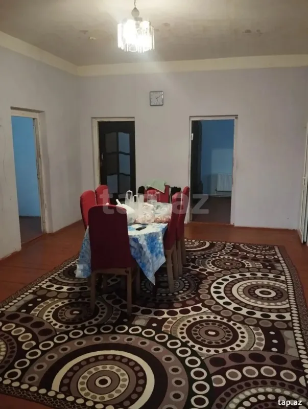 Satılır 5 otaqlı həyət evi