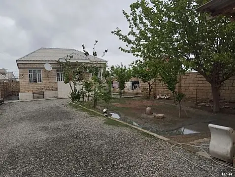 Satılır 5 otaqlı həyət evi