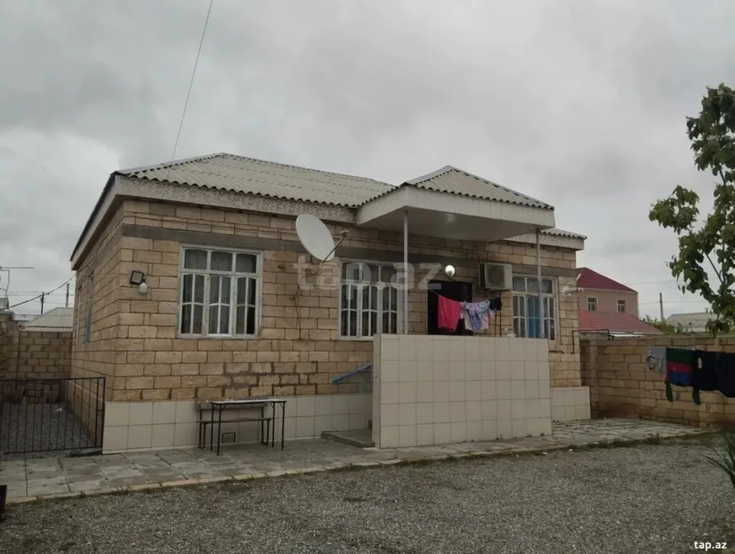 Satılır 5 otaqlı həyət evi