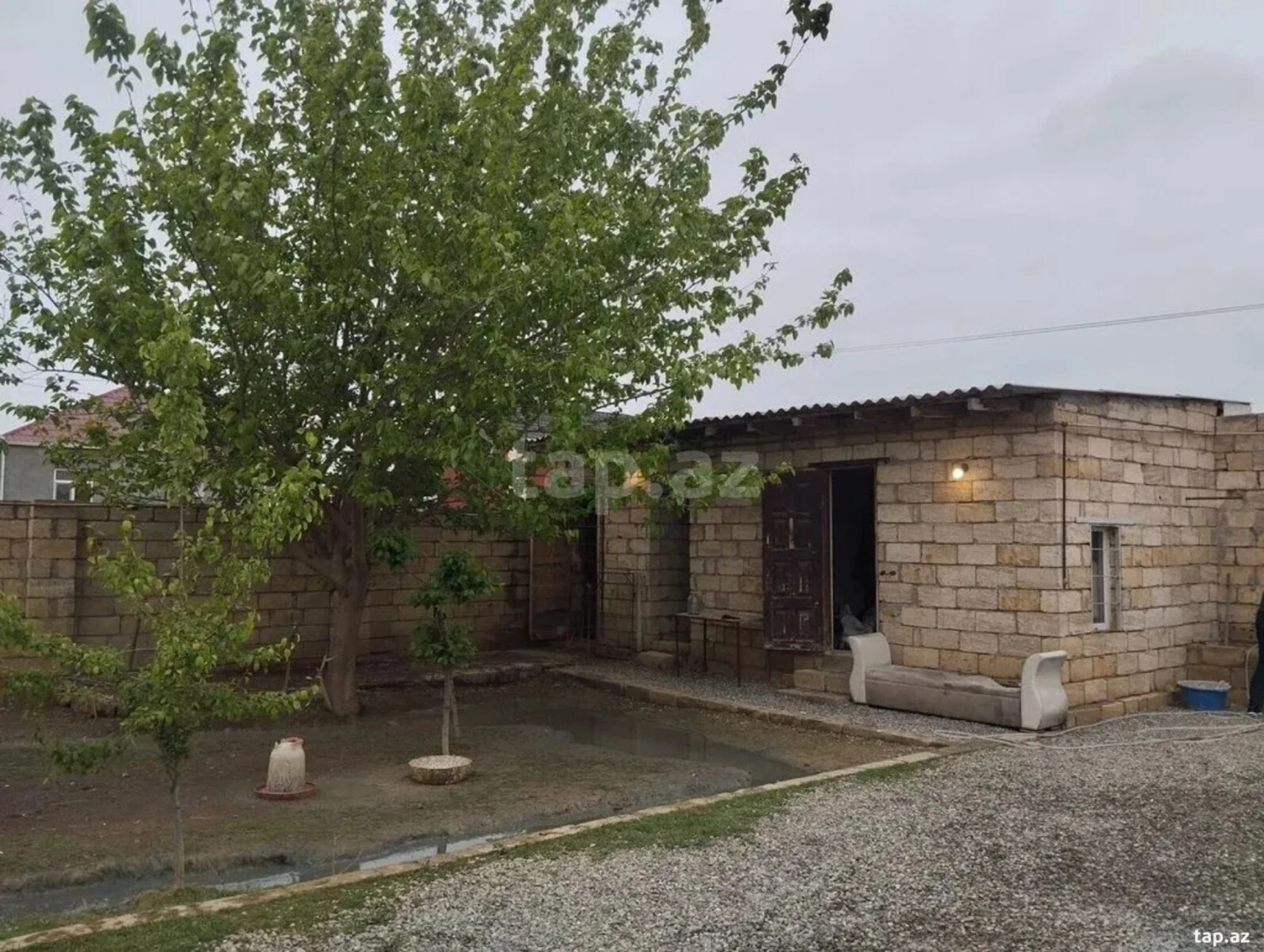 Satılır 5 otaqlı həyət evi