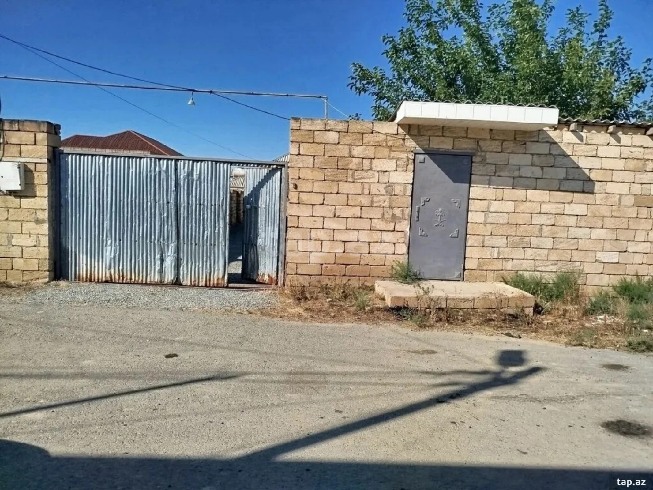 Satılır 5 otaqlı həyət evi