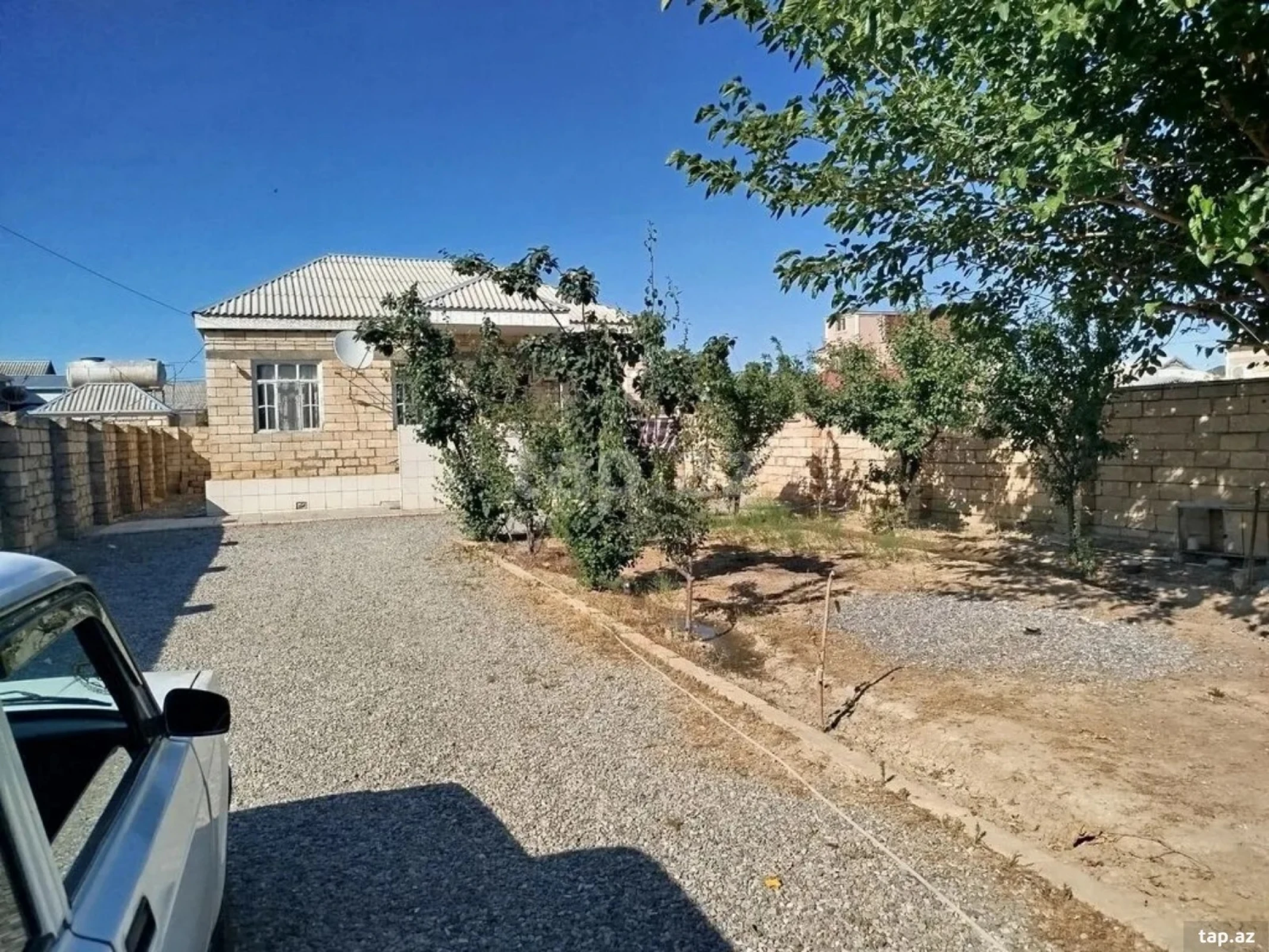 Satılır 5 otaqlı həyət evi