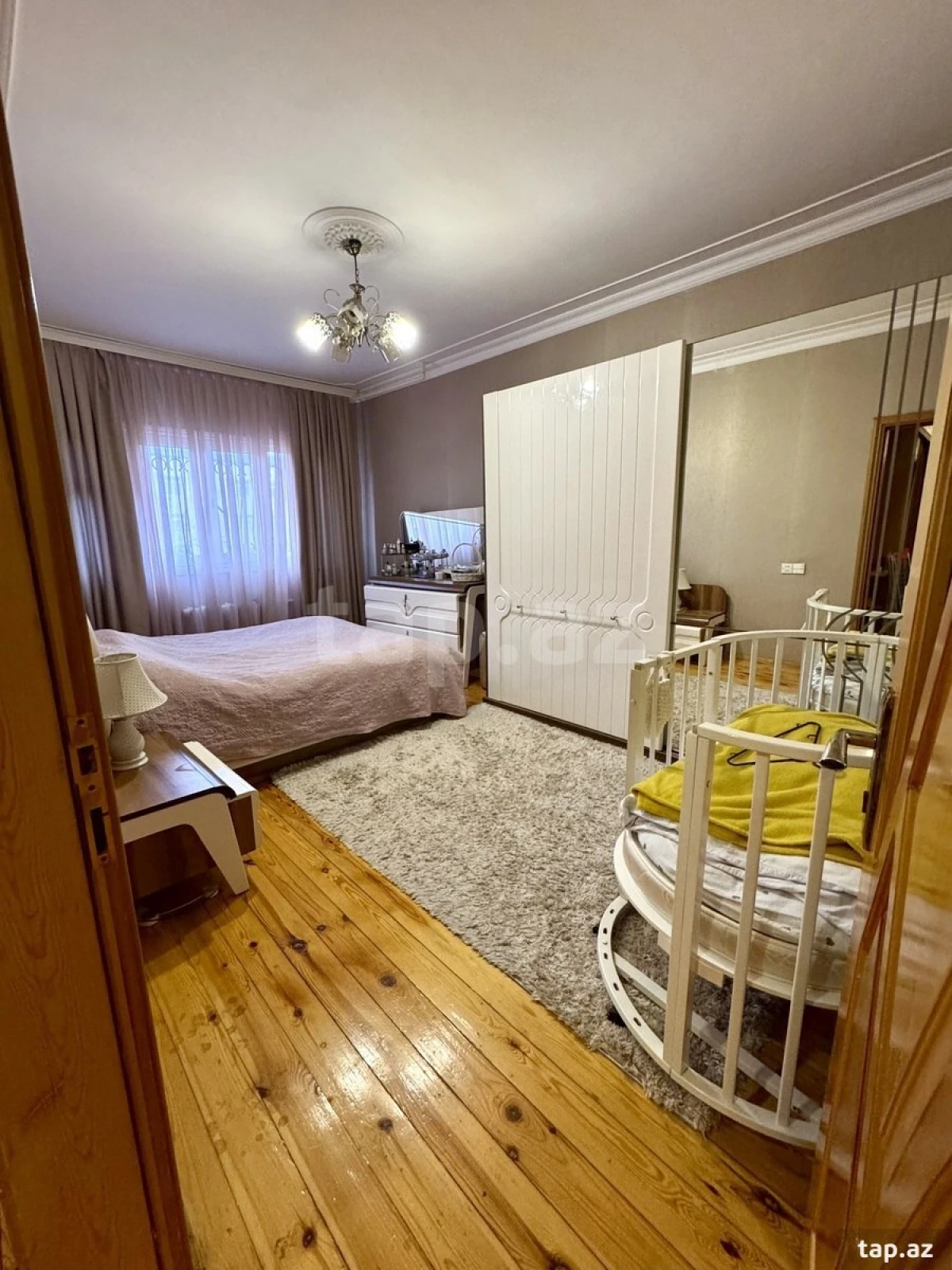 Satılır 4 otaqlı mənzil 110 m²