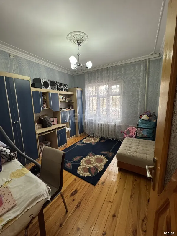 Satılır 4 otaqlı mənzil 110 m²