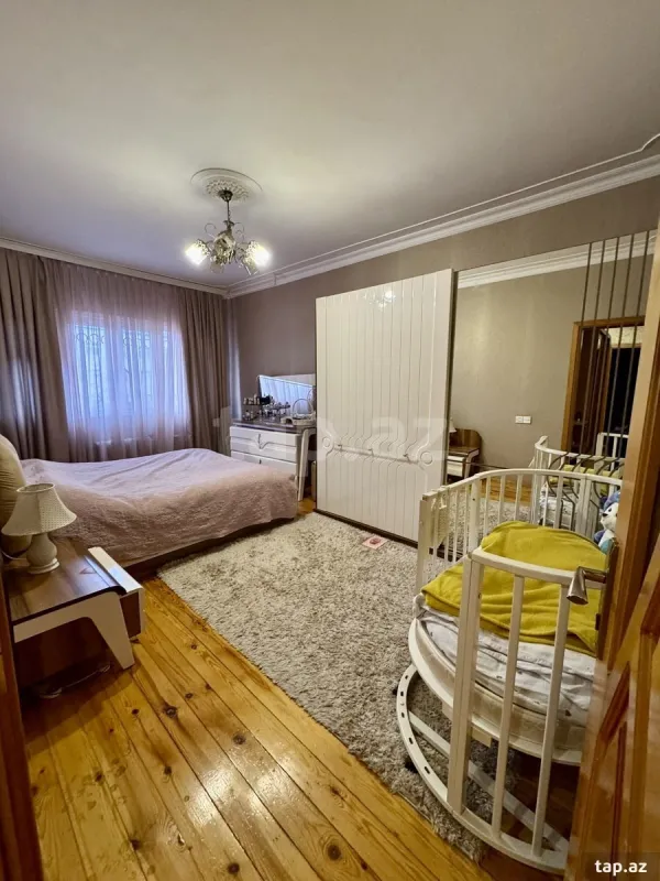 Satılır 4 otaqlı mənzil 110 m²