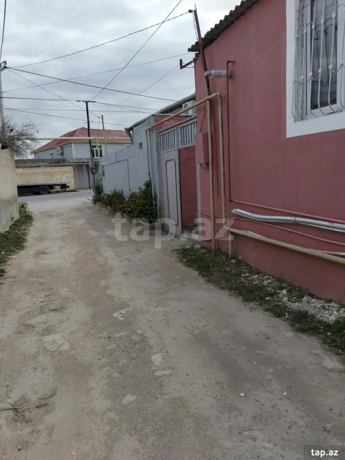 Satılır 4 otaqlı həyət evi 100 m²