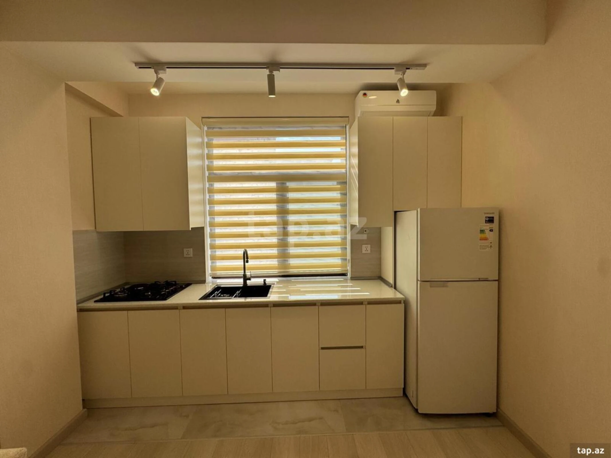 Kirayə verilir 2 otaqlı yeni tikili 50 m²