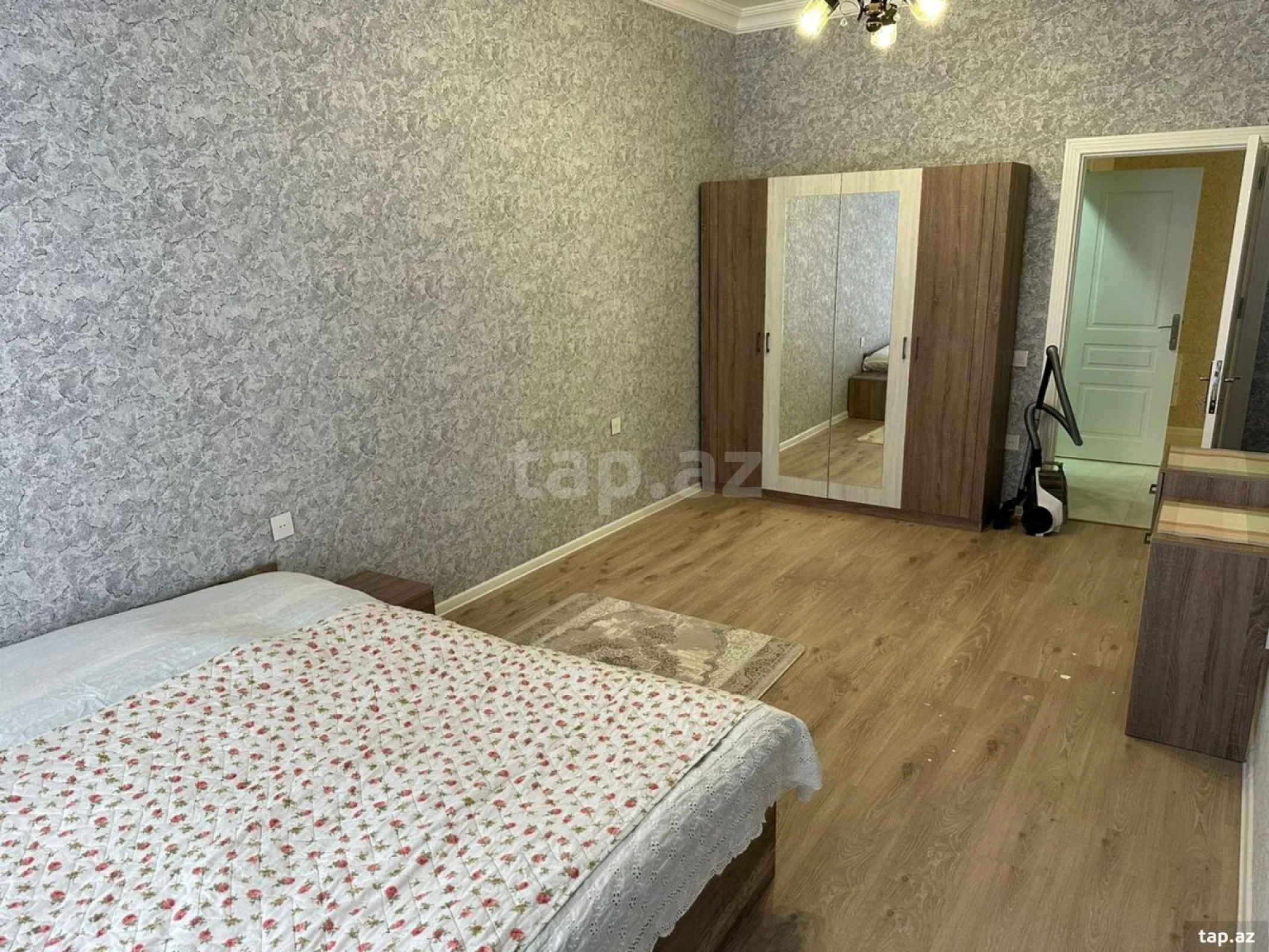 Kirayə verilir 3 otaqlı yeni tikili 100 m²