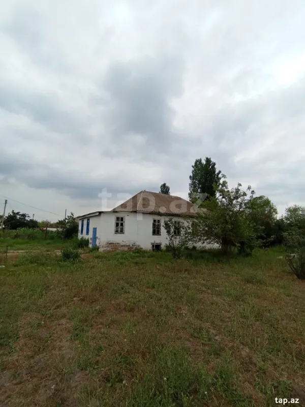 Satılır 4 otaqlı həyət evi