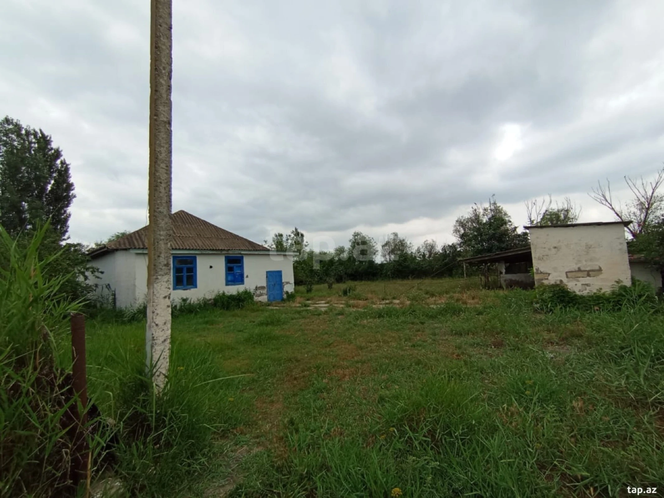 Satılır 4 otaqlı həyət evi
