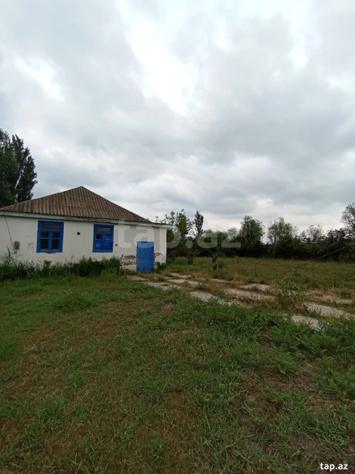 Satılır 4 otaqlı həyət evi