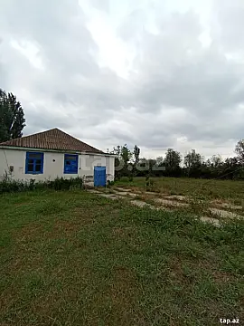Satılır 4 otaqlı həyət evi