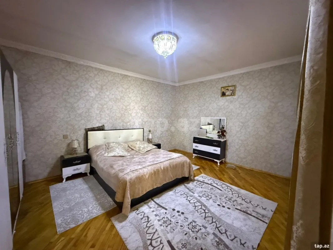 Satılır 4 otaqlı həyət evi