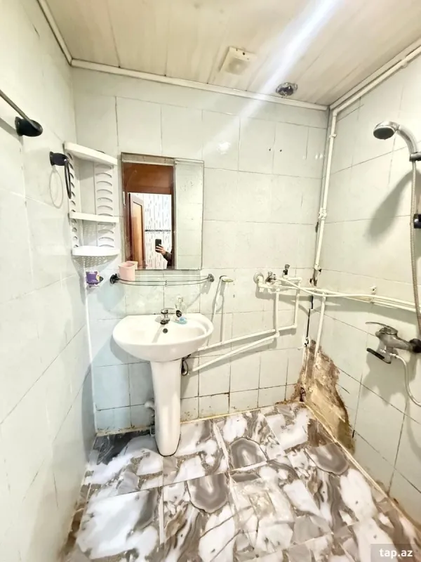 Kirayə verilir 2 otaqlı mənzil 70 m²