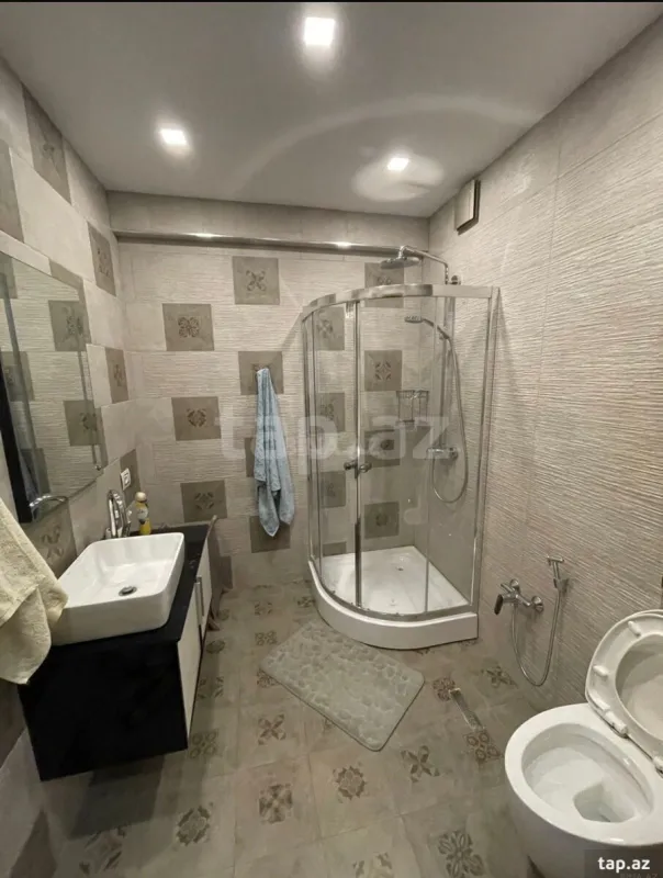 Kirayə verilir 3 otaqlı mənzil 200 m²