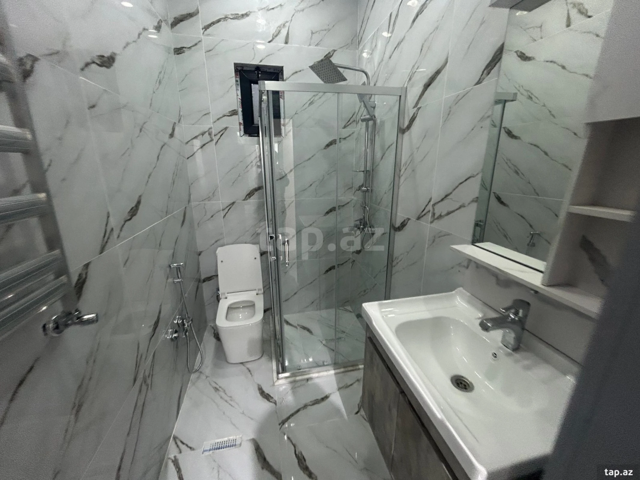 Satılır 4 otaqlı həyət evi