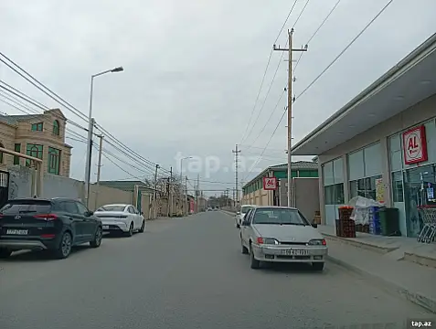 Satılır 8 otaqlı həyət evi