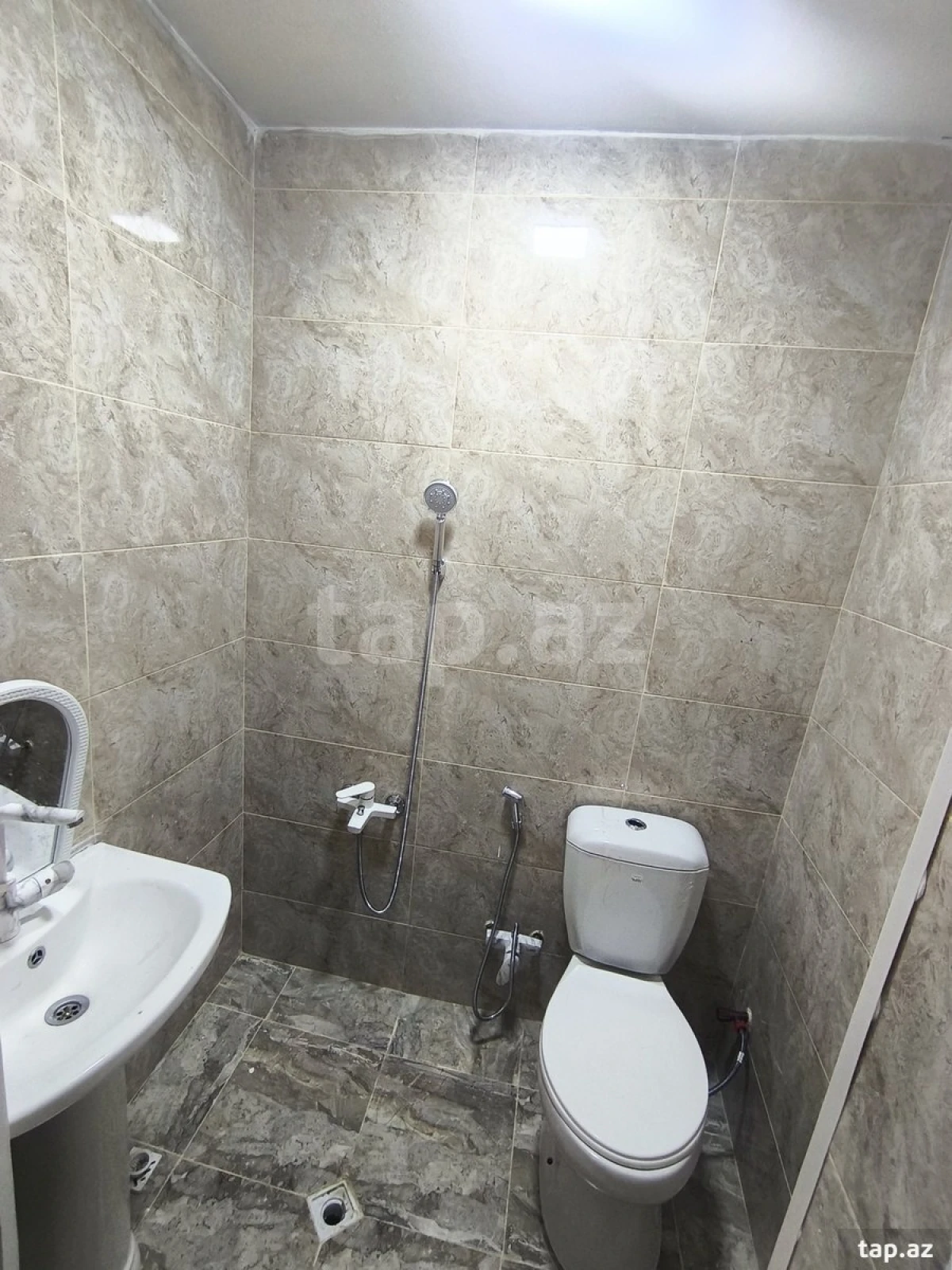 Satılır 2 otaqlı həyət evi