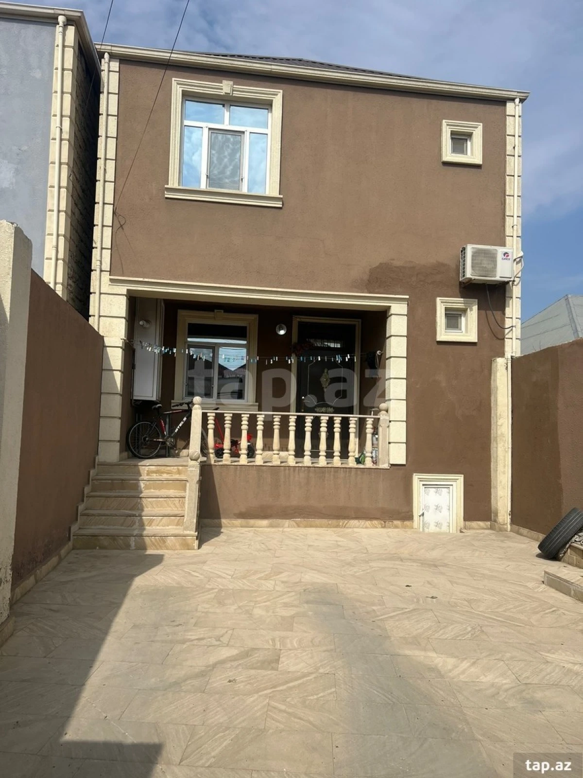 Satılır 4 otaqlı həyət evi