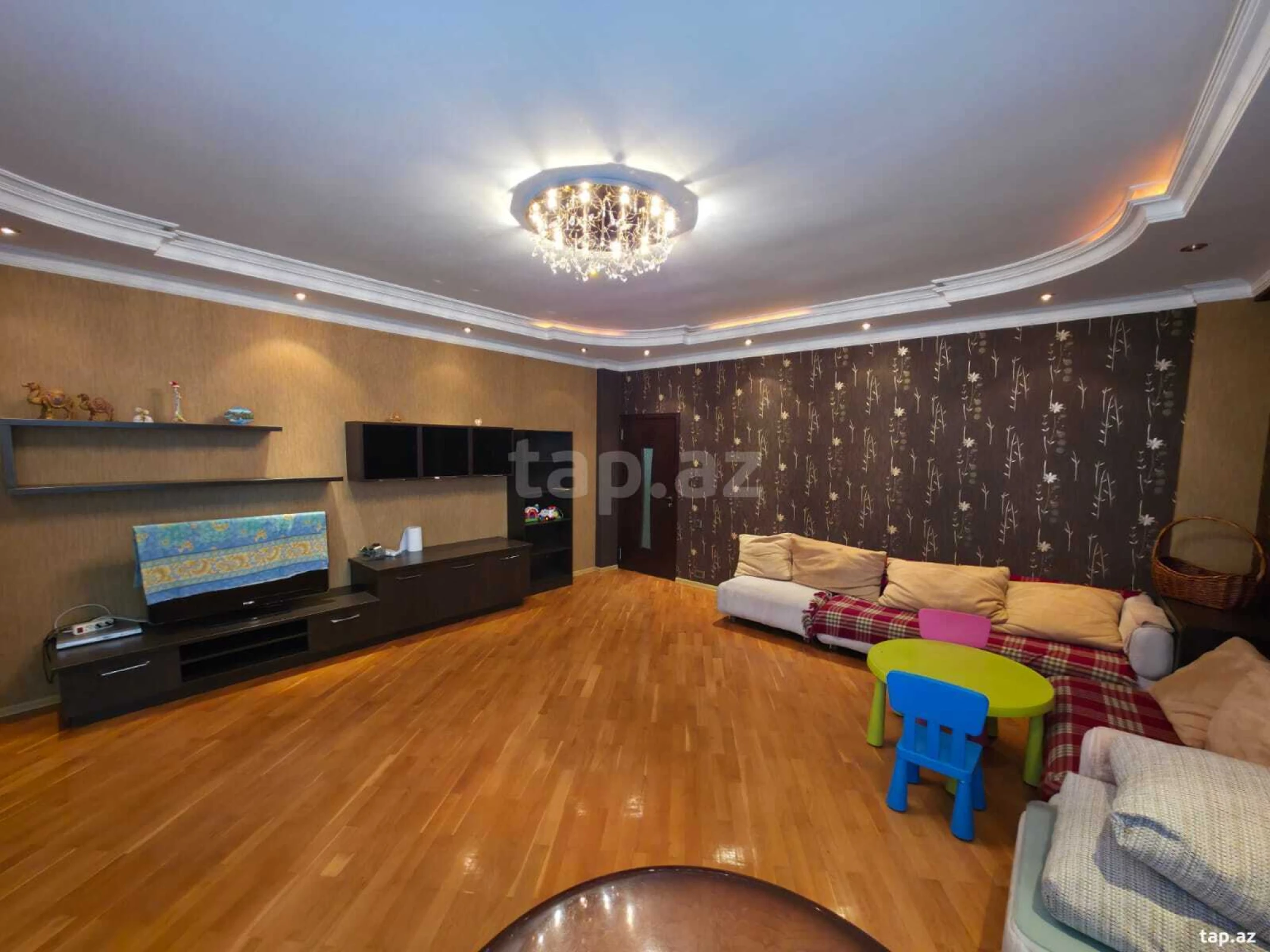 Kirayə verilir 2 otaqlı yeni tikili 100 m²