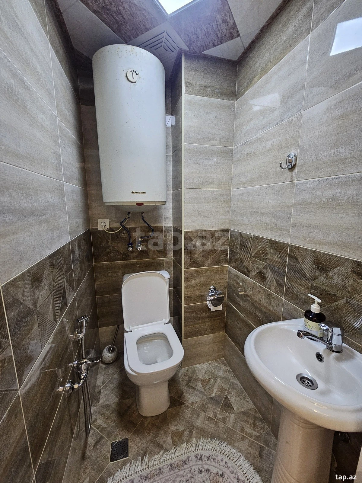 Satılır 3 otaqlı yeni tikili 96 m²