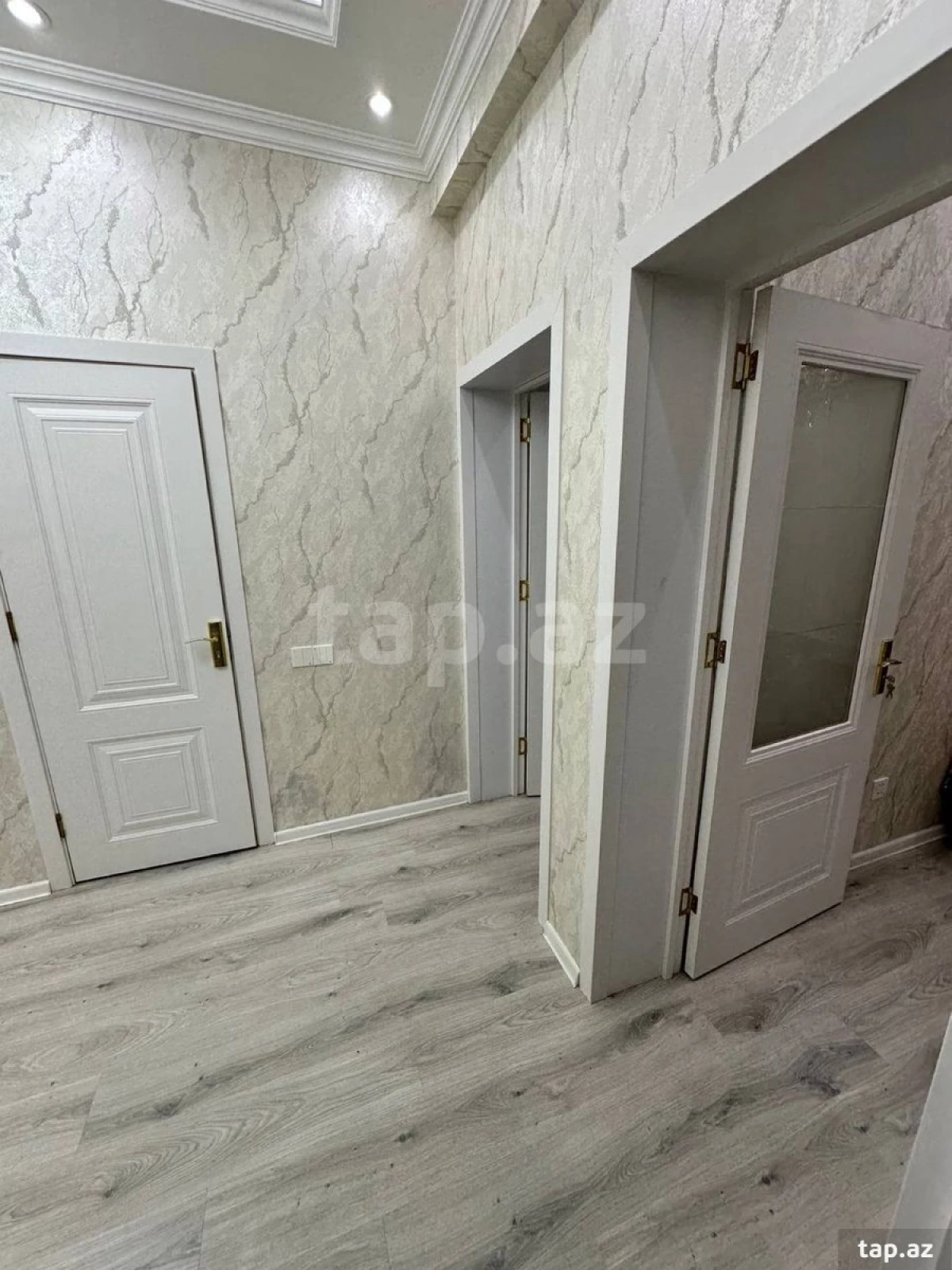 Kirayə verilir 2 otaqlı yeni tikili 75 m²