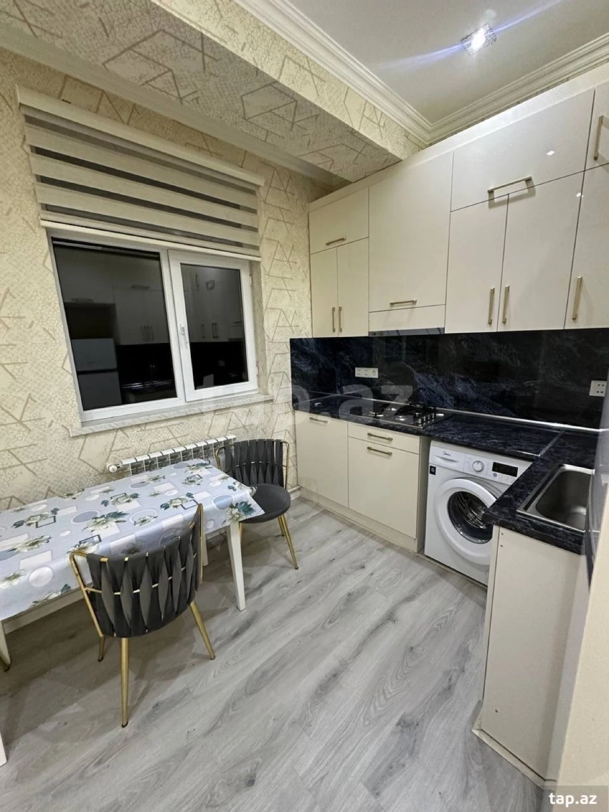 Kirayə verilir 2 otaqlı yeni tikili 75 m²