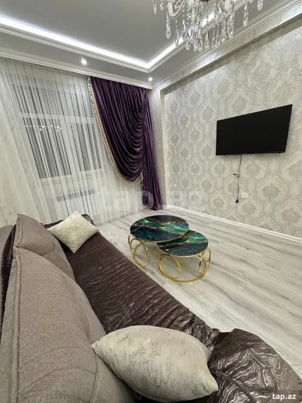 Kirayə verilir 2 otaqlı yeni tikili 75 m²