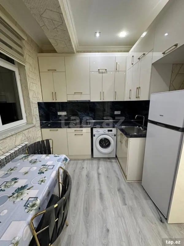 Kirayə verilir 2 otaqlı yeni tikili 75 m²