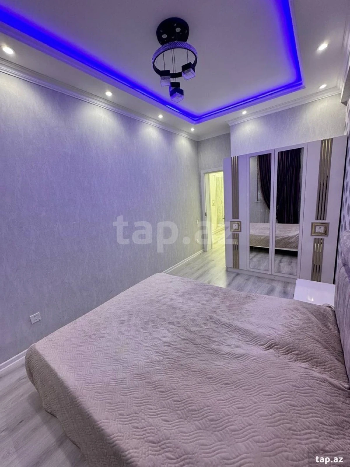 Kirayə verilir 2 otaqlı yeni tikili 75 m²