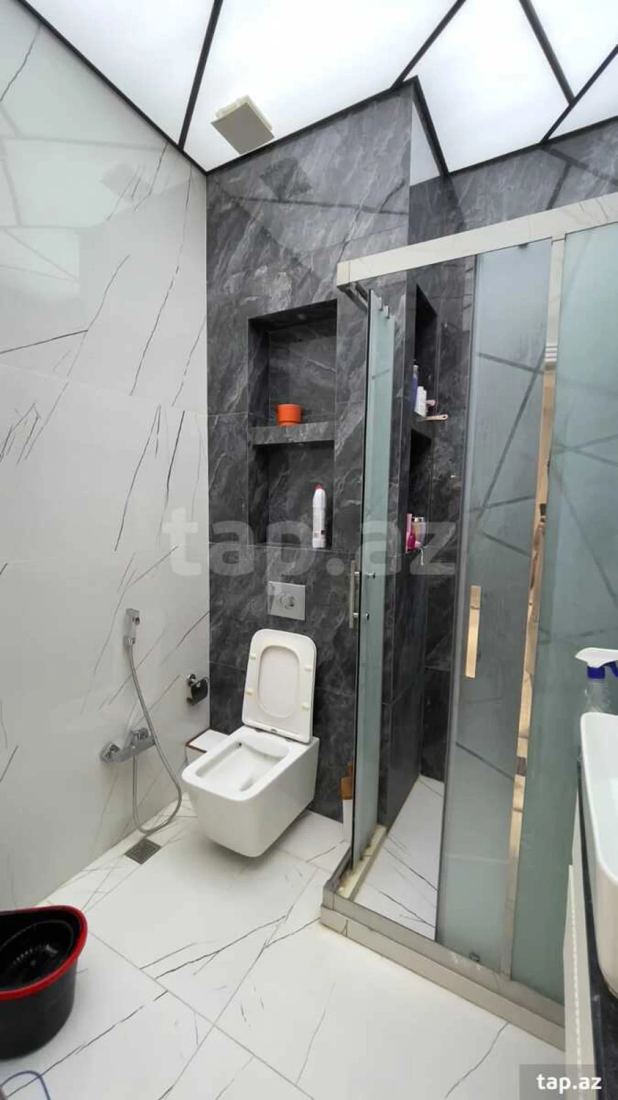 Kirayə verilir 3 otaqlı yeni tikili 72 m²