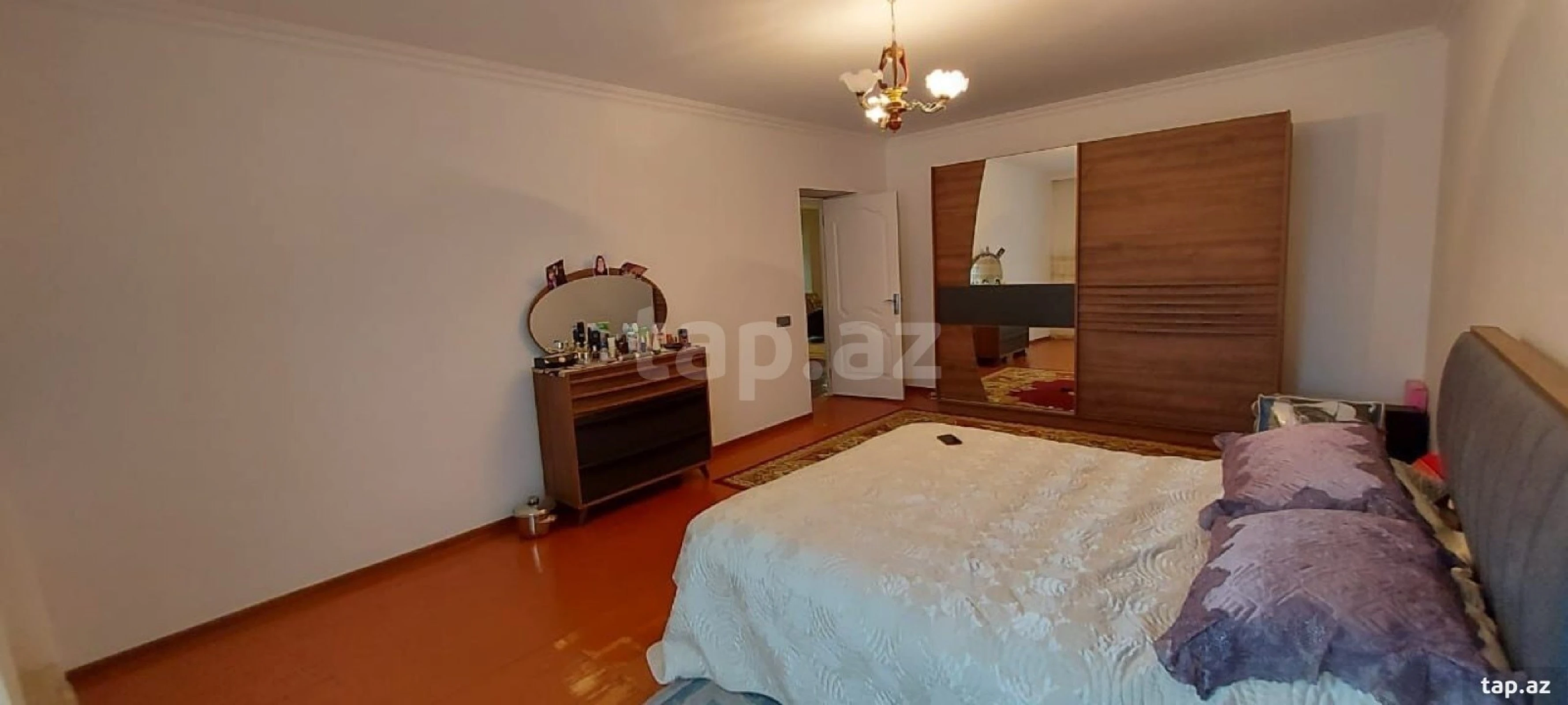 Satılır 5 otaqlı həyət evi