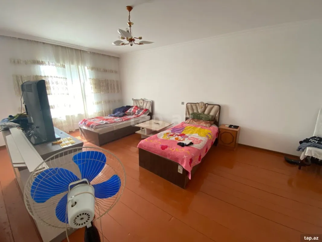 Satılır 5 otaqlı həyət evi