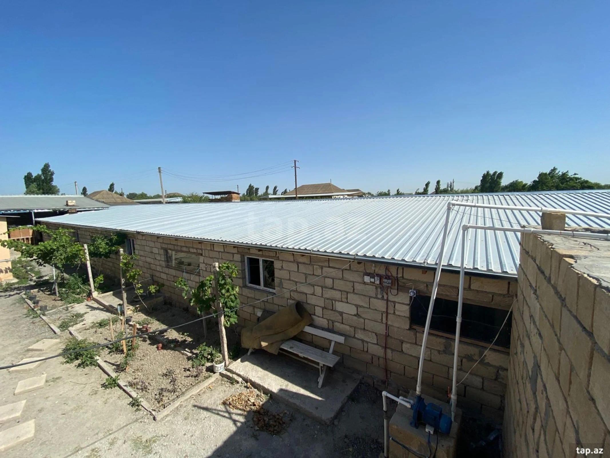 Satılır 5 otaqlı həyət evi