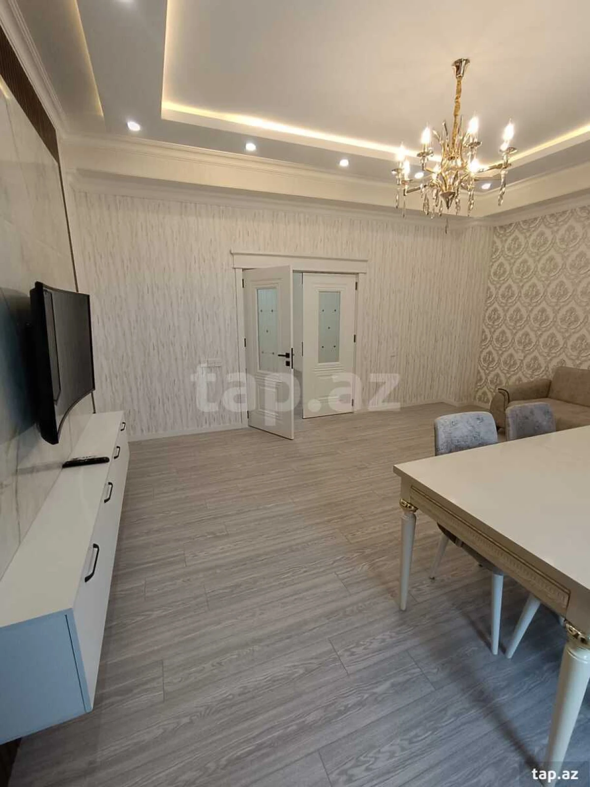 Kirayə verilir 4 otaqlı yeni tikili 130 m²