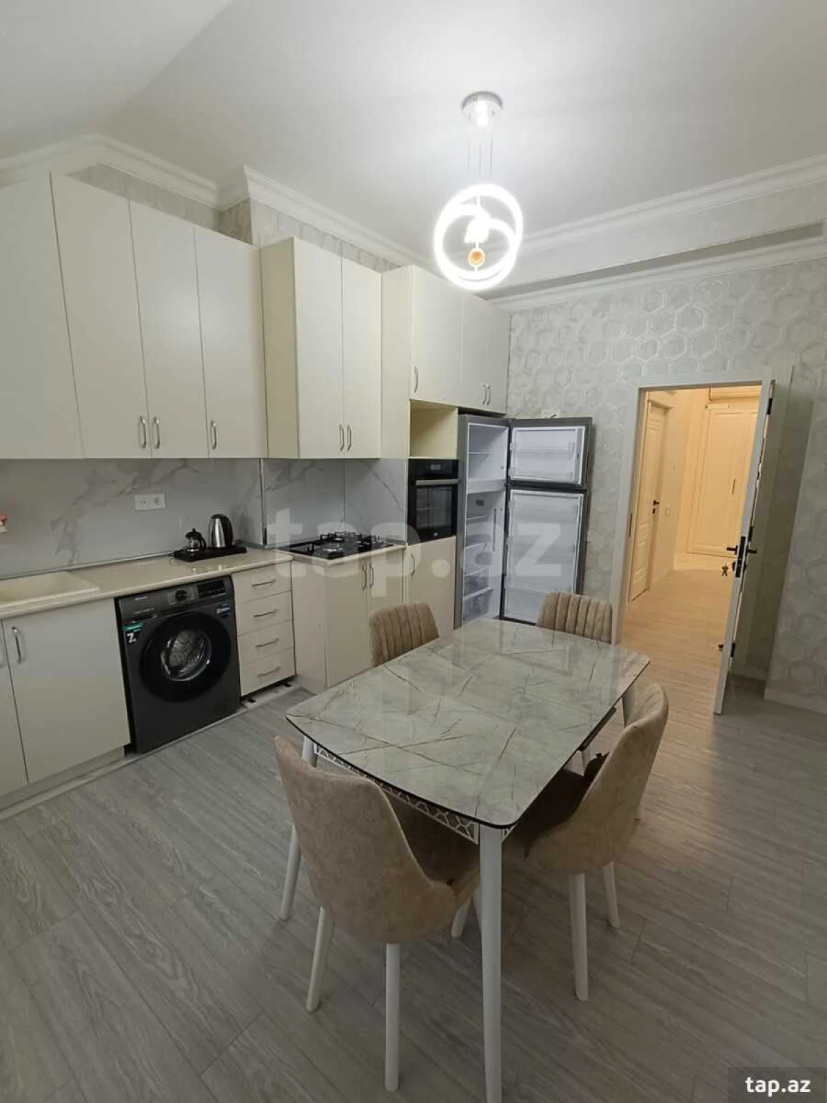 Kirayə verilir 4 otaqlı yeni tikili 130 m²